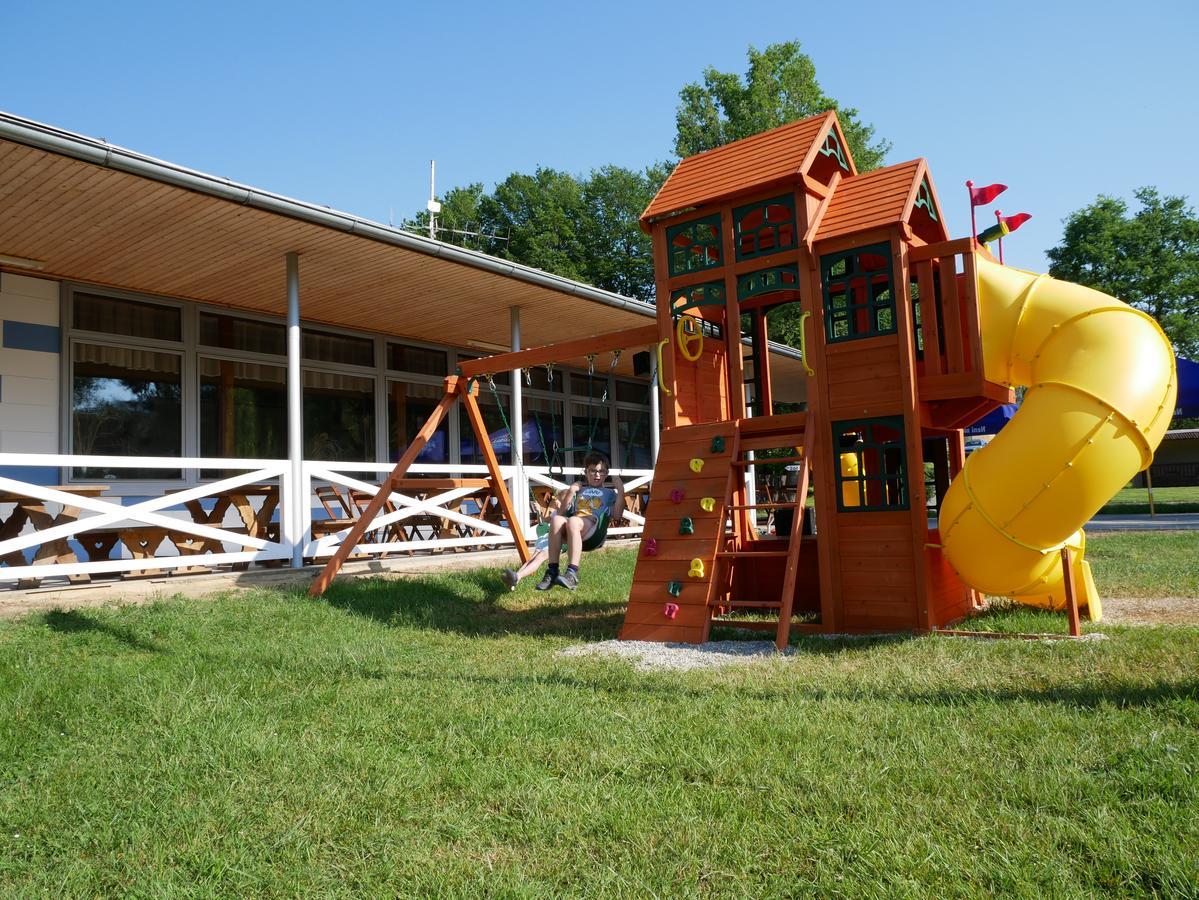 Camping Roznov Rožnov pod Radhoštěm Exterior foto